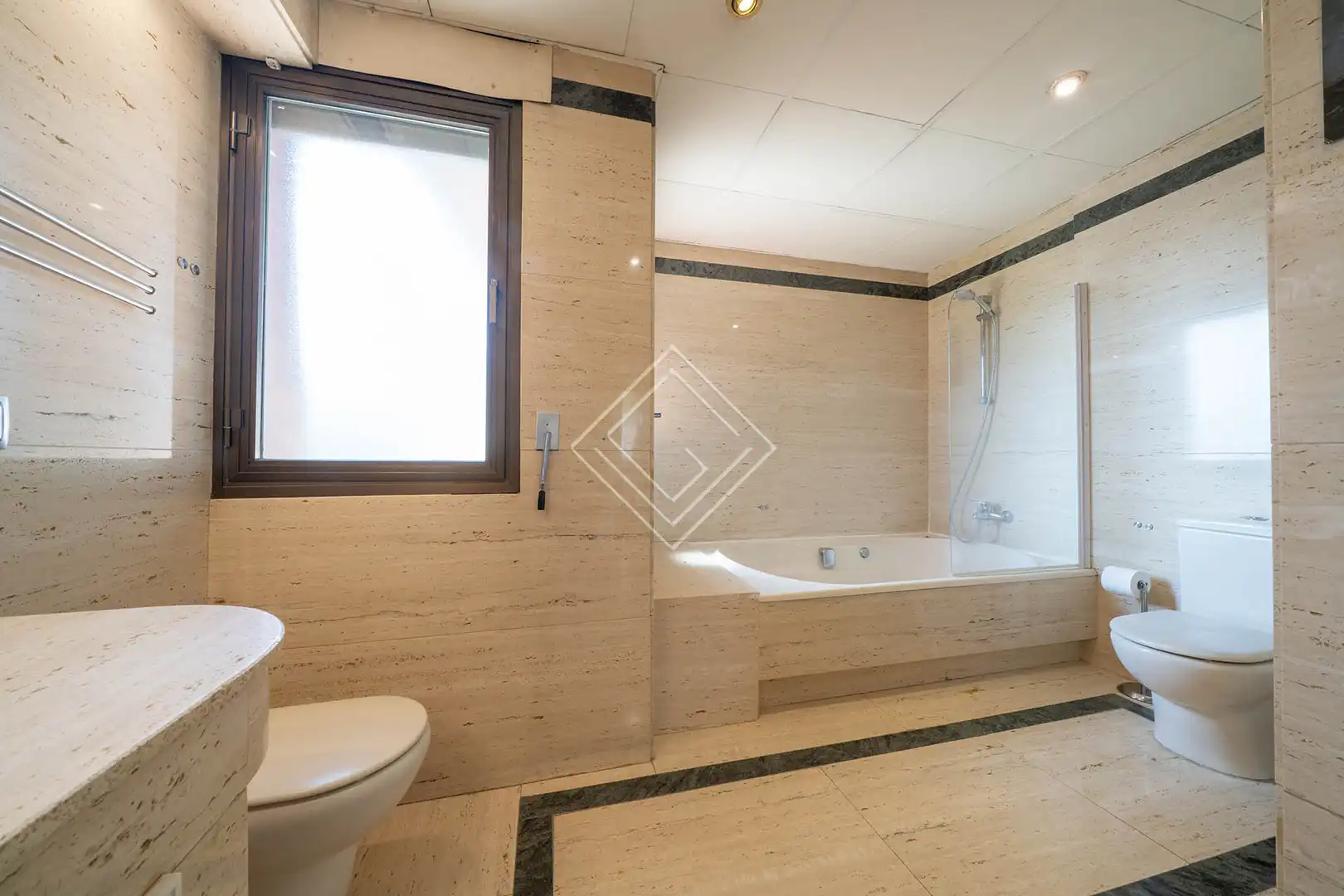Baño de Casa o chalet en venta en Madrid con Aire acondicionado, Calefacción y Jardín privado