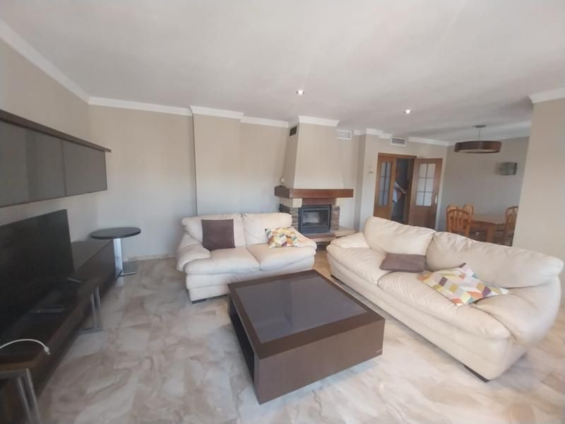 Living room of Flat to rent in Estepona  with Air Conditioner, Heating and Terrace