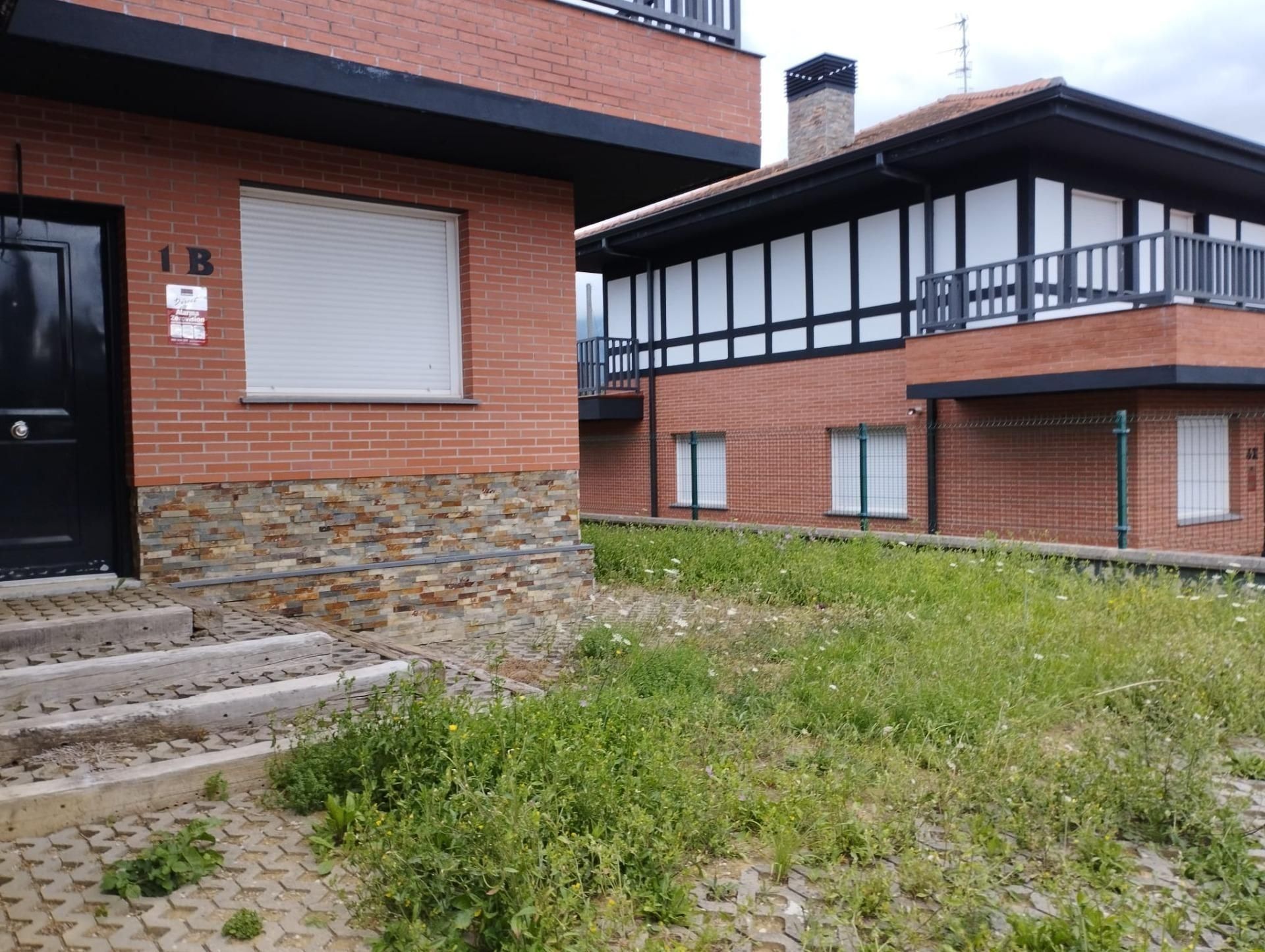 Exterior view of Single-family semi-detached for sale in Valle de Mena  with Heating, Private garden and Terrace