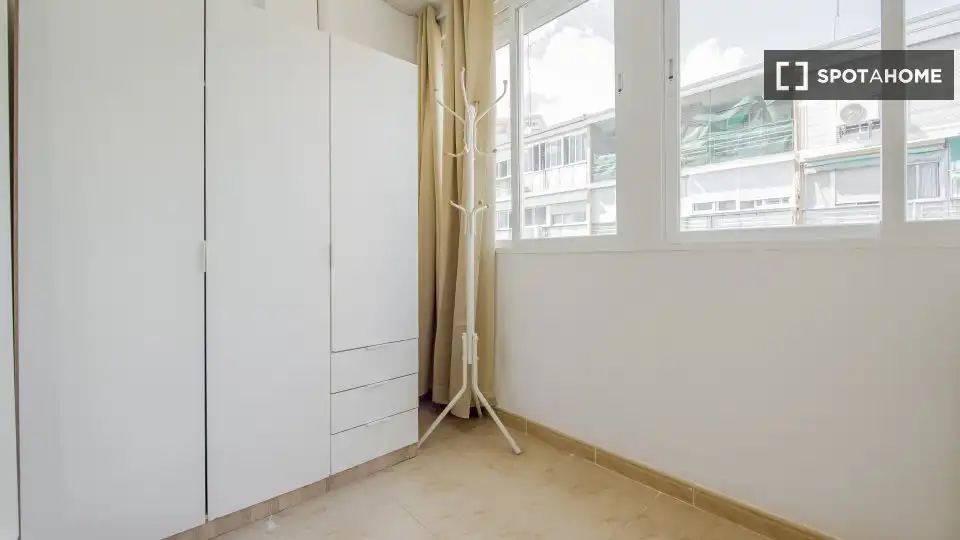 Bedroom of Flat for rent in Madrid  with Air Conditioner, Heating and Furnished