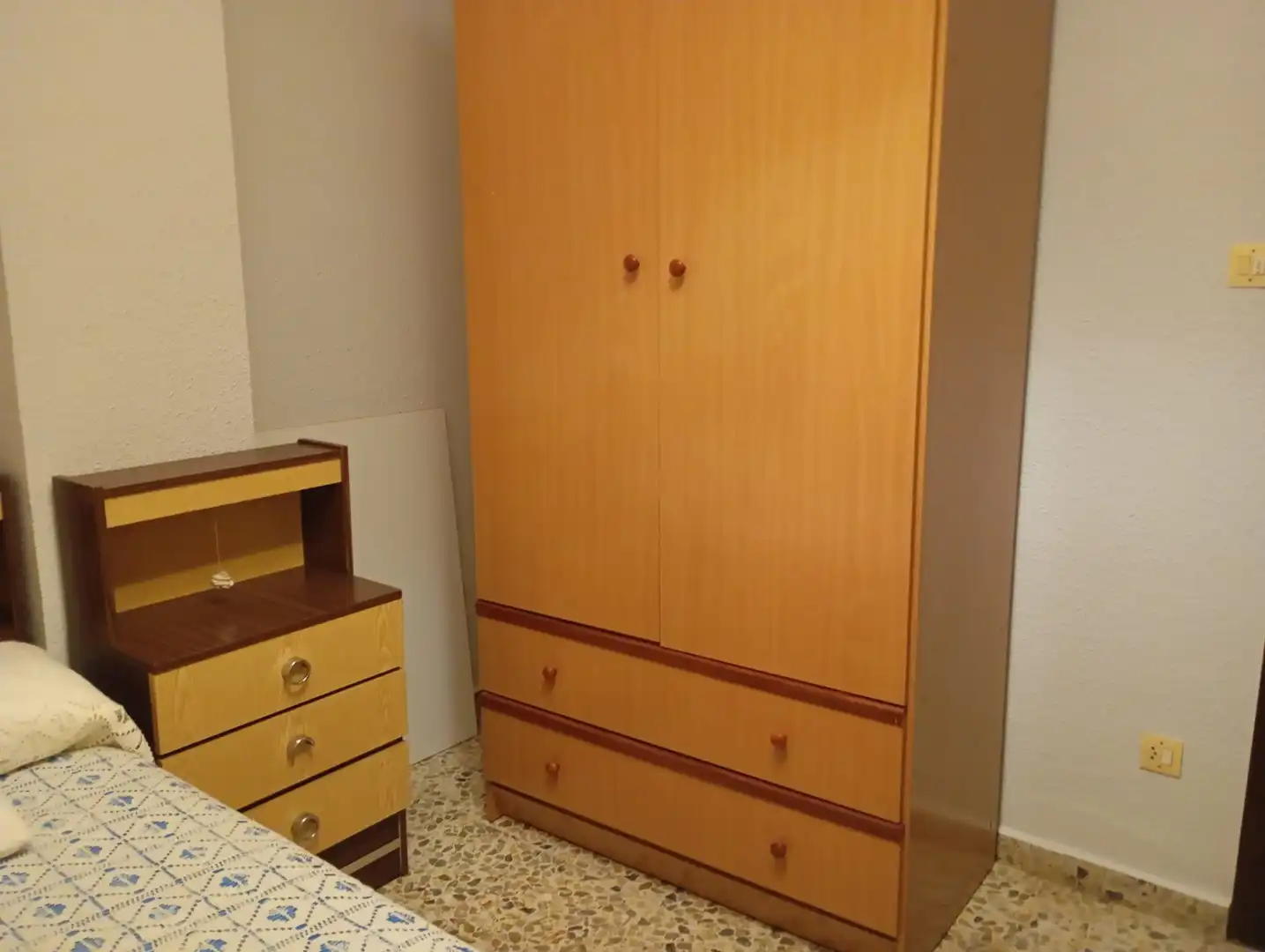Dormitori de Pis de lloguer en Zaragoza amb Calefacció, Moblat i Forn