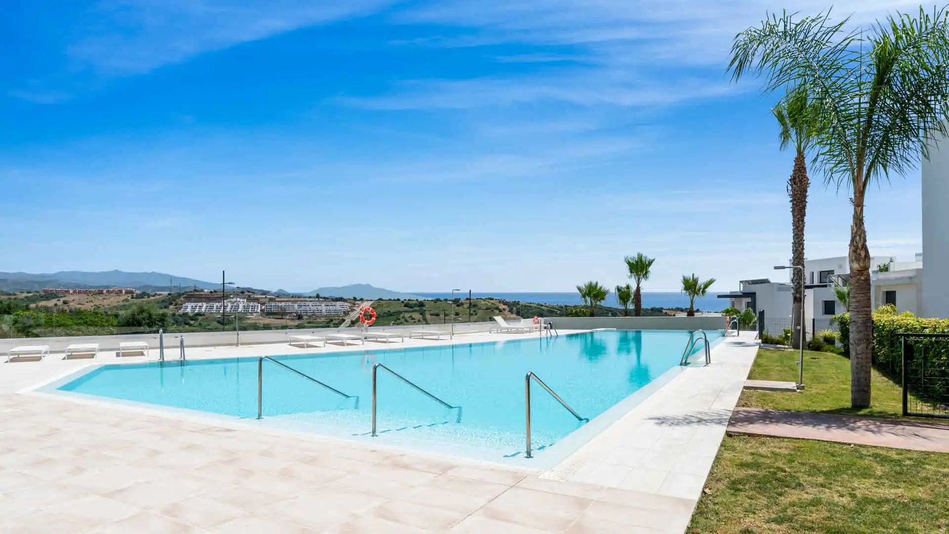 Piscina de Apartamento en venta en Estepona con Aire acondicionado, Jardín privado y Terraza