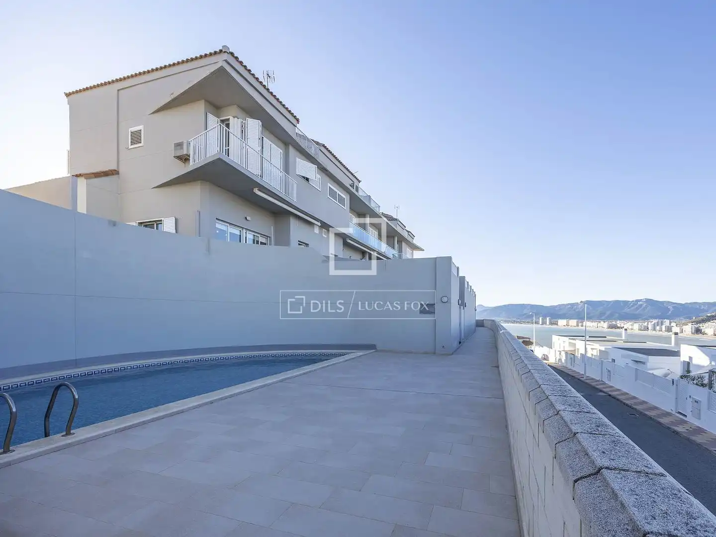 Vista exterior de Casa o xalet en venda en Cullera amb Aire condicionat, Calefacció i Jardí privat