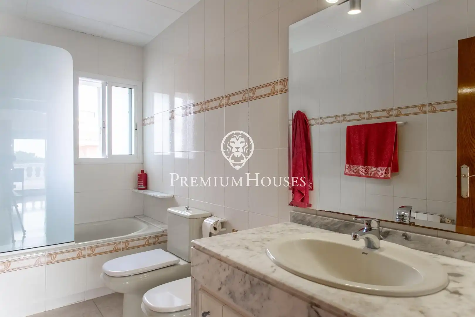 Baño de Casa o chalet en venta en Badalona con Aire acondicionado, Calefacción y Jardín privado