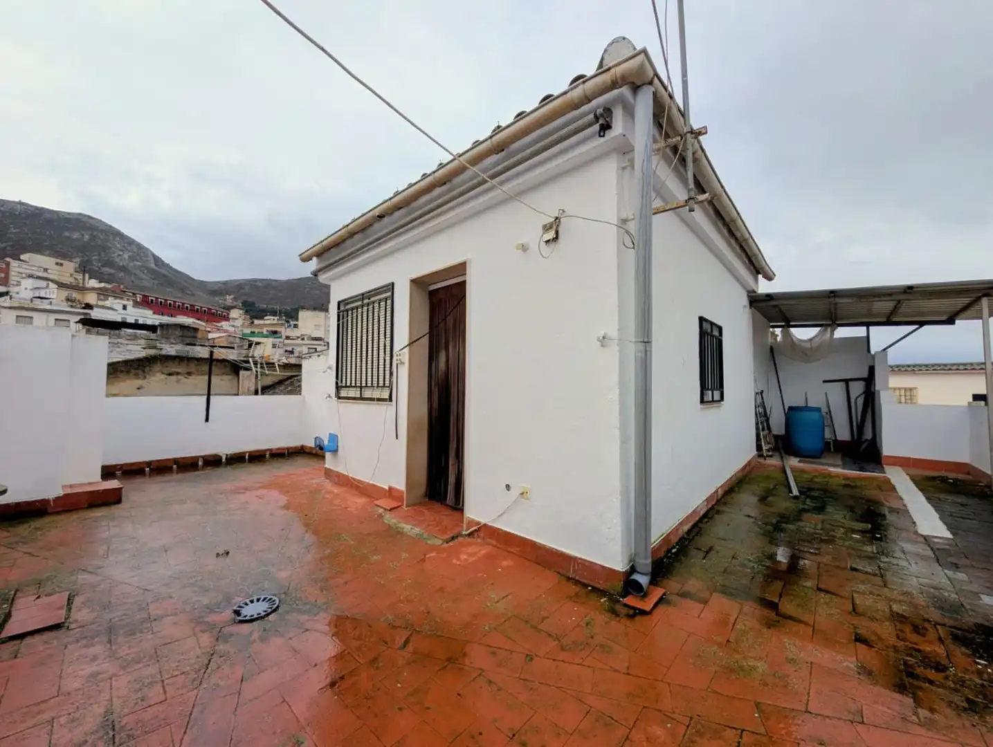Vista exterior de Casa o xalet en venda en Loja amb Aire condicionat, Terrassa i Traster