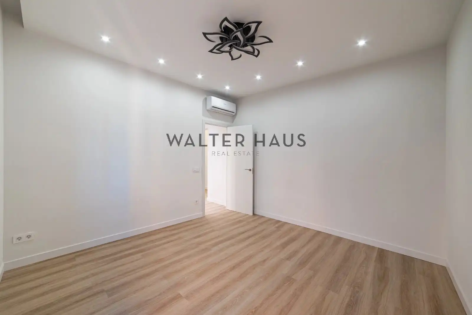 Flat for rent in Madrid  with Air Conditioner, Heating and Storage room
