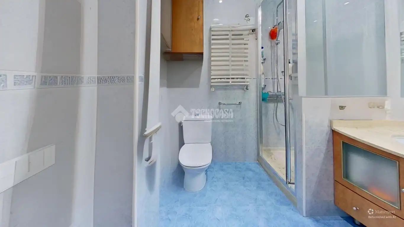 Bathroom of Flat for sale in Ripollet  with Balcony