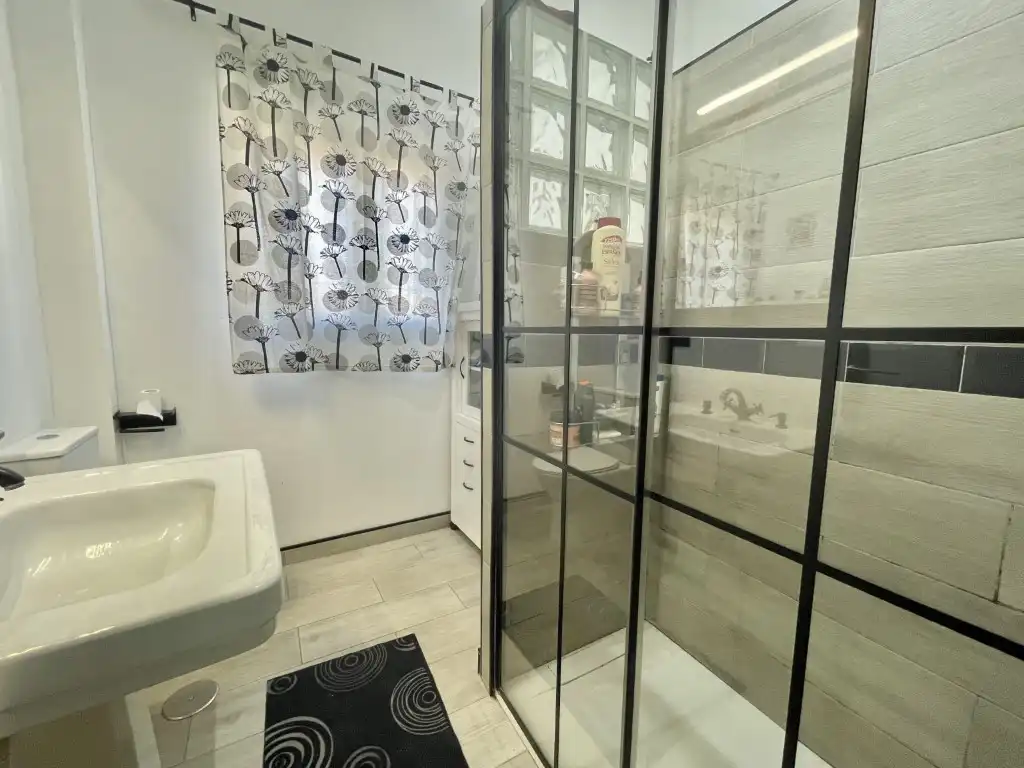 Bathroom of Flat for sale in Dos Hermanas
