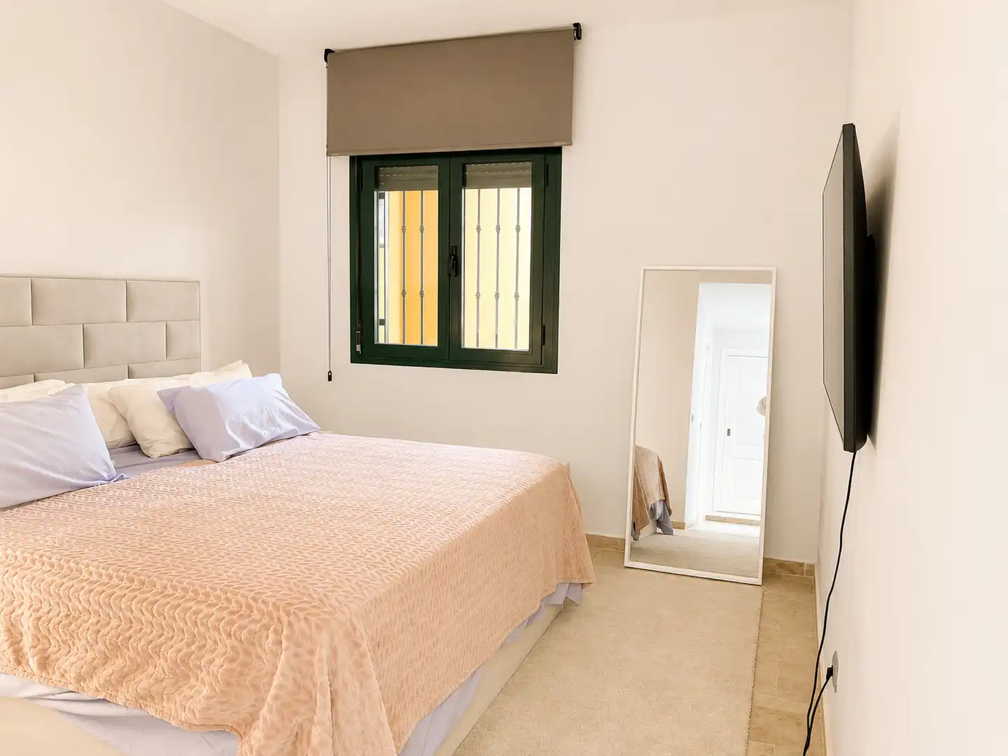 Dormitori de Pis de lloguer en Marbella amb Aire condicionat, Calefacció i Terrassa