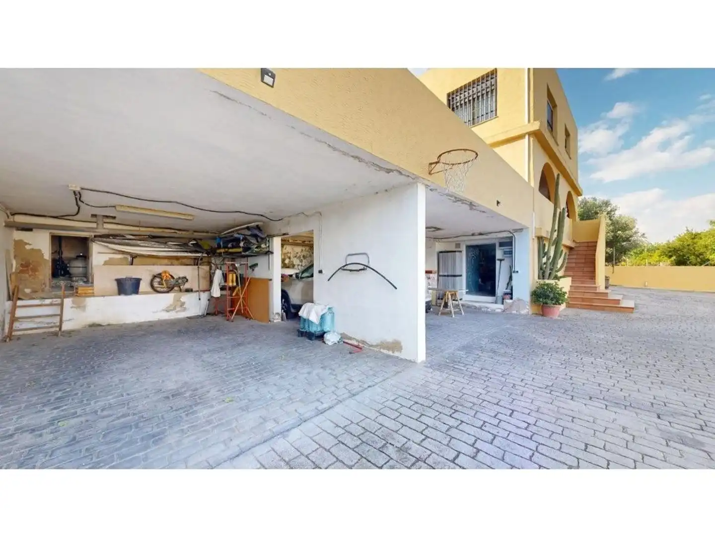 Aparcament de Casa o xalet en venda en Riba-roja de Túria amb Aire condicionat, Calefacció i Jardí privat