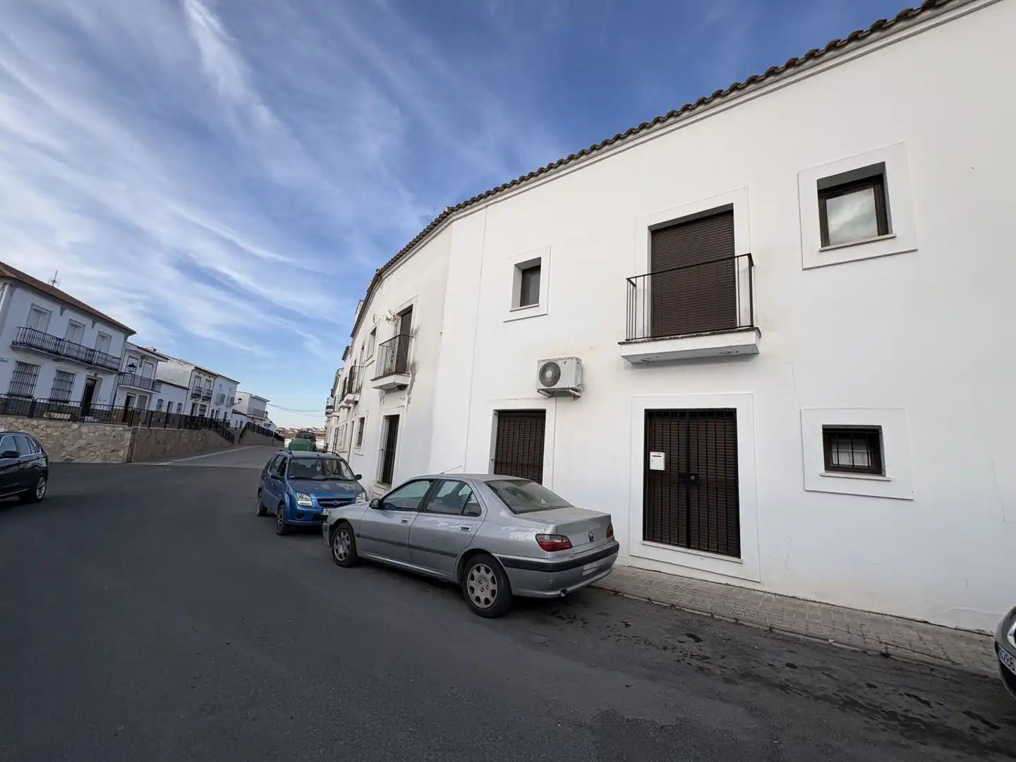 Vista exterior de Casa adosada en venda en Puebla de Guzmán amb Aire condicionat, Calefacció i Traster