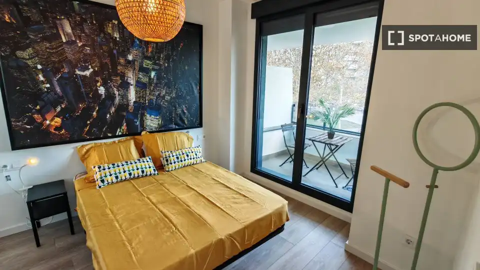Bedroom of Flat for rent in Valencia  with Air Conditioner, Heating and Furnished