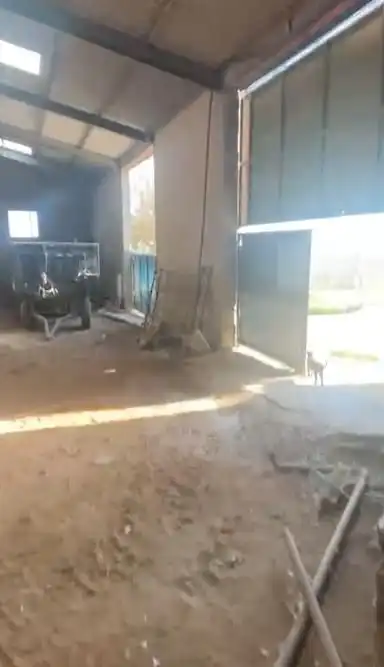 Fabrikhallen zur Miete in Polán