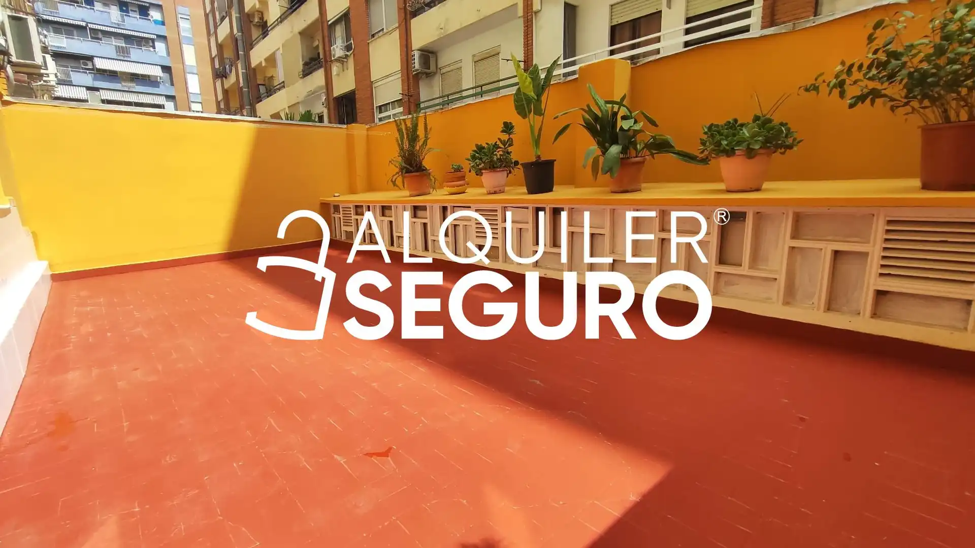 Exterior view of Flat for rent in Valencia  with Terrace and Furnished