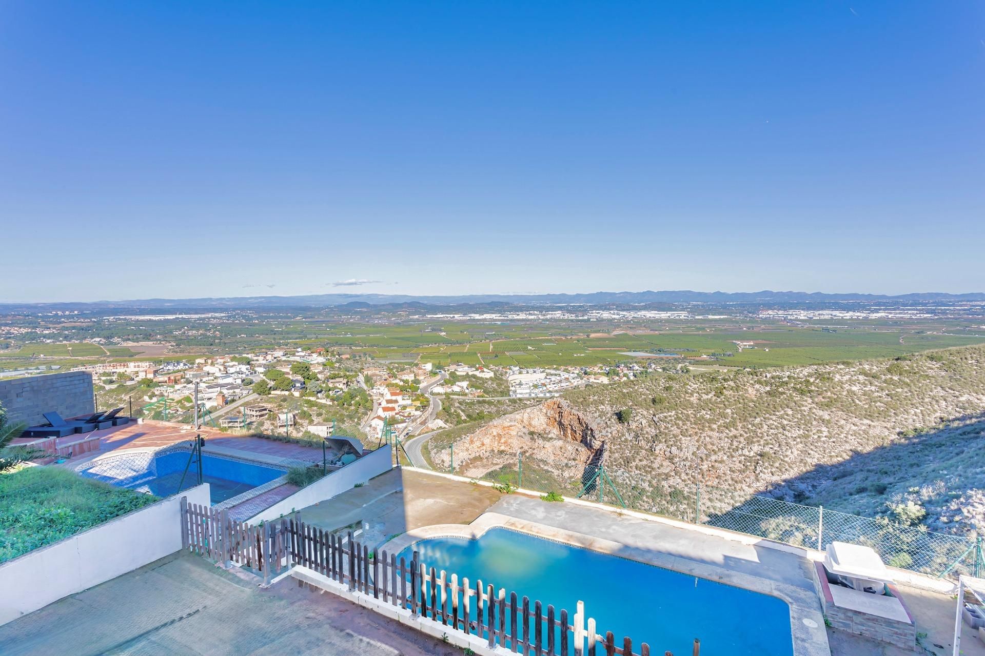 Piscina de Casa o chalet en venta en Chiva con Aire acondicionado, Calefacción y Jardín privado