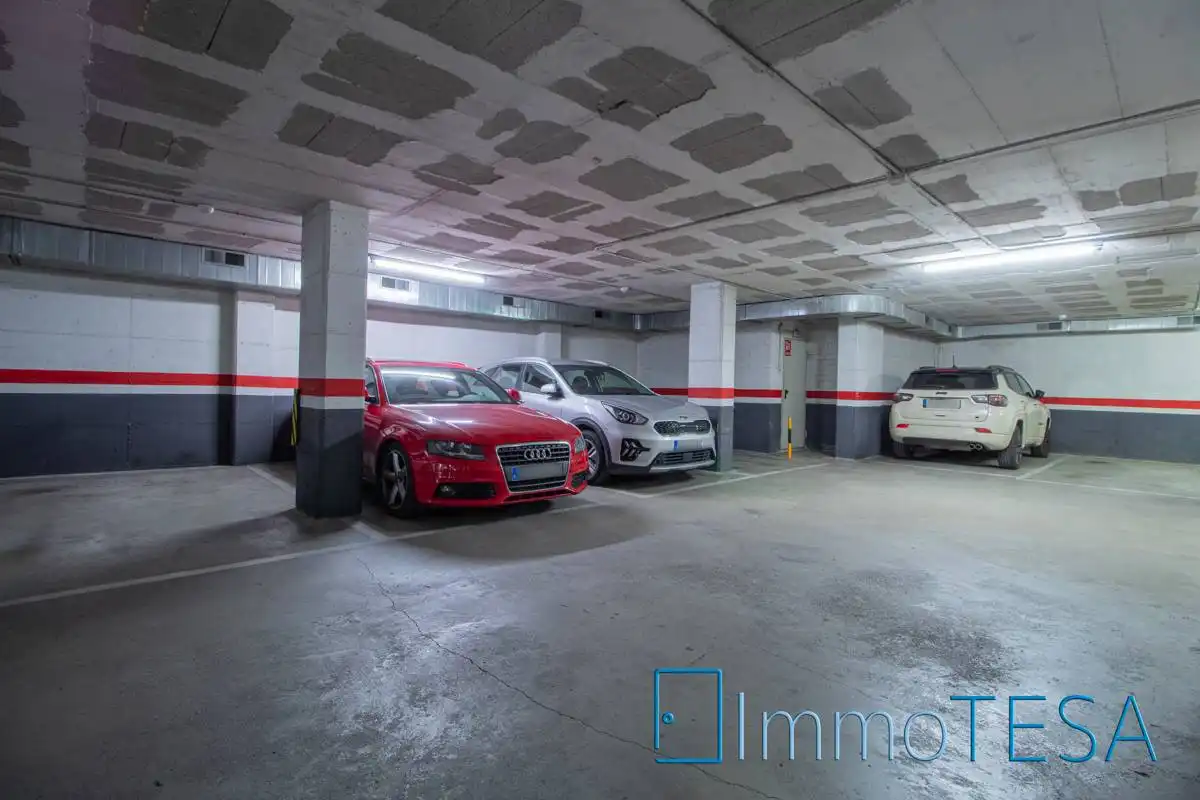 Parking for sale in Centre - Sant Oleguer, imagen 4