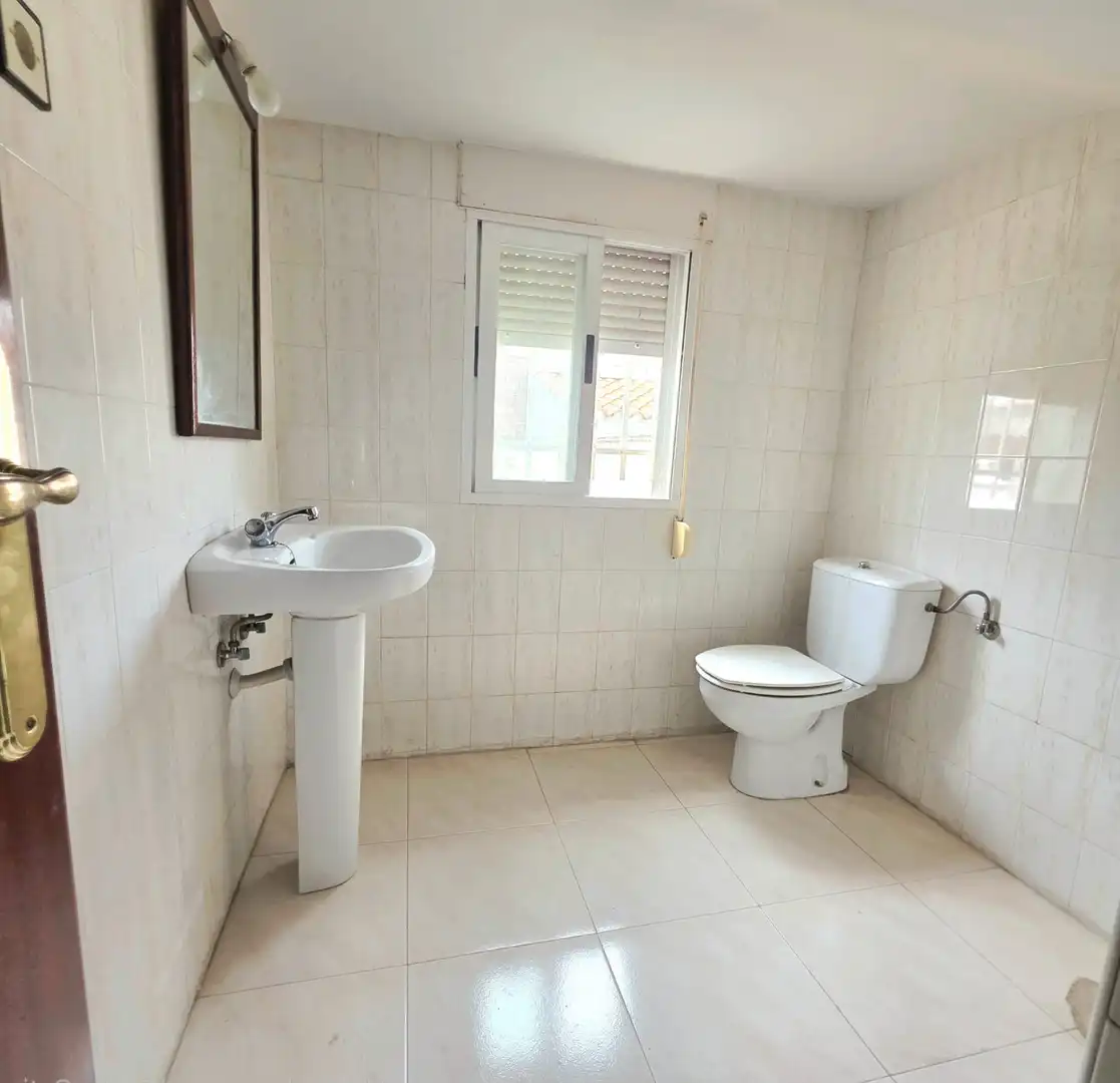 Baño de Casa adosada en venta en Añover de Tajo con Jardín privado y Balcón