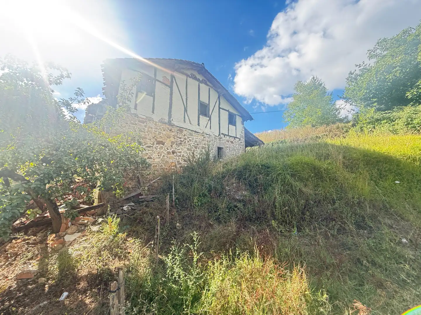 Vista exterior de Finca rústica en venda en Loiu amb Jardí privat