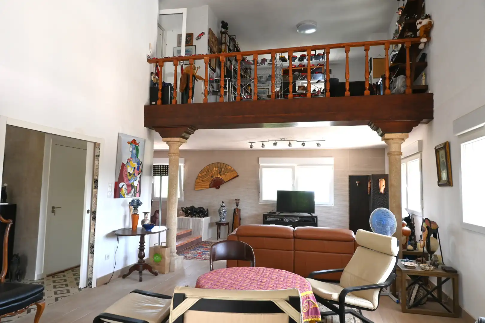 Sala d'estar de Casa o xalet en venda en Las Gabias amb Jardí privat, Terrassa i Traster