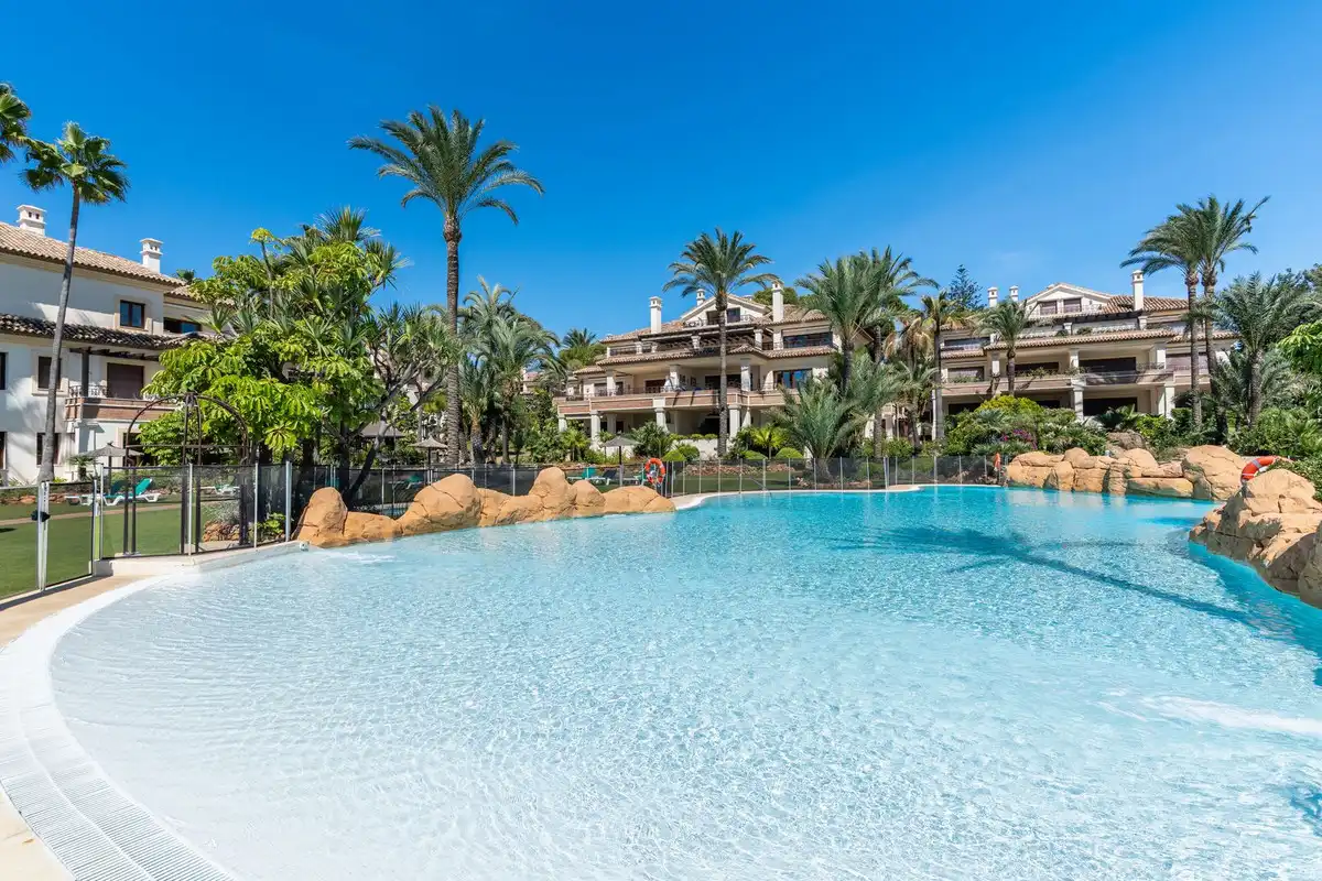 Piso con ascensor en venta en Río Real - Los Monteros, imagen 44