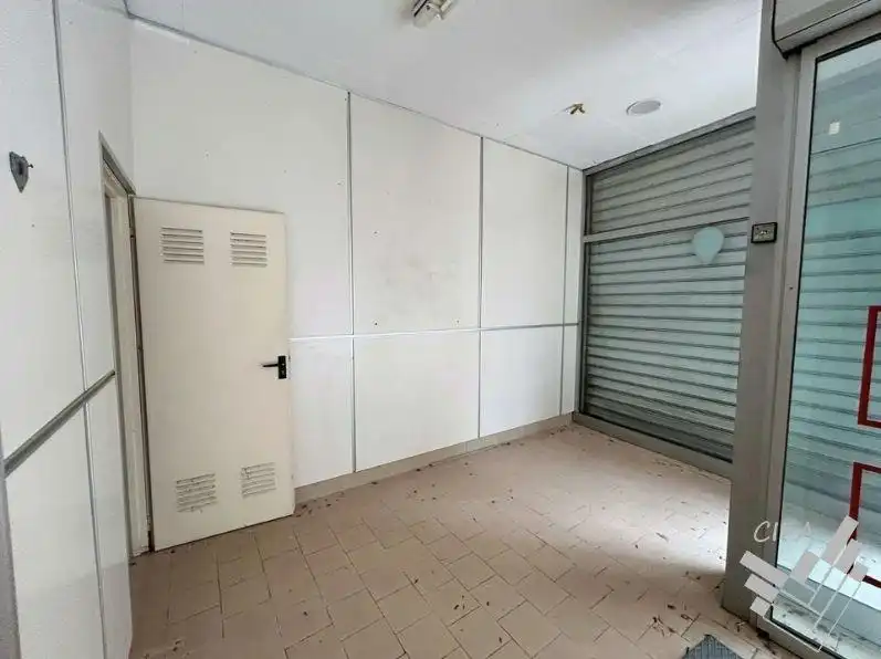 Local comercial en alquiler en Calle de Hernán Cortés, imagen 3