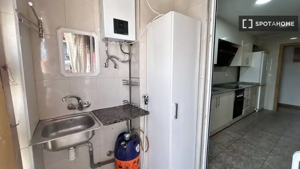Cocina de Piso de alquiler en Valencia con Aire acondicionado, Calefacción y Amueblado
