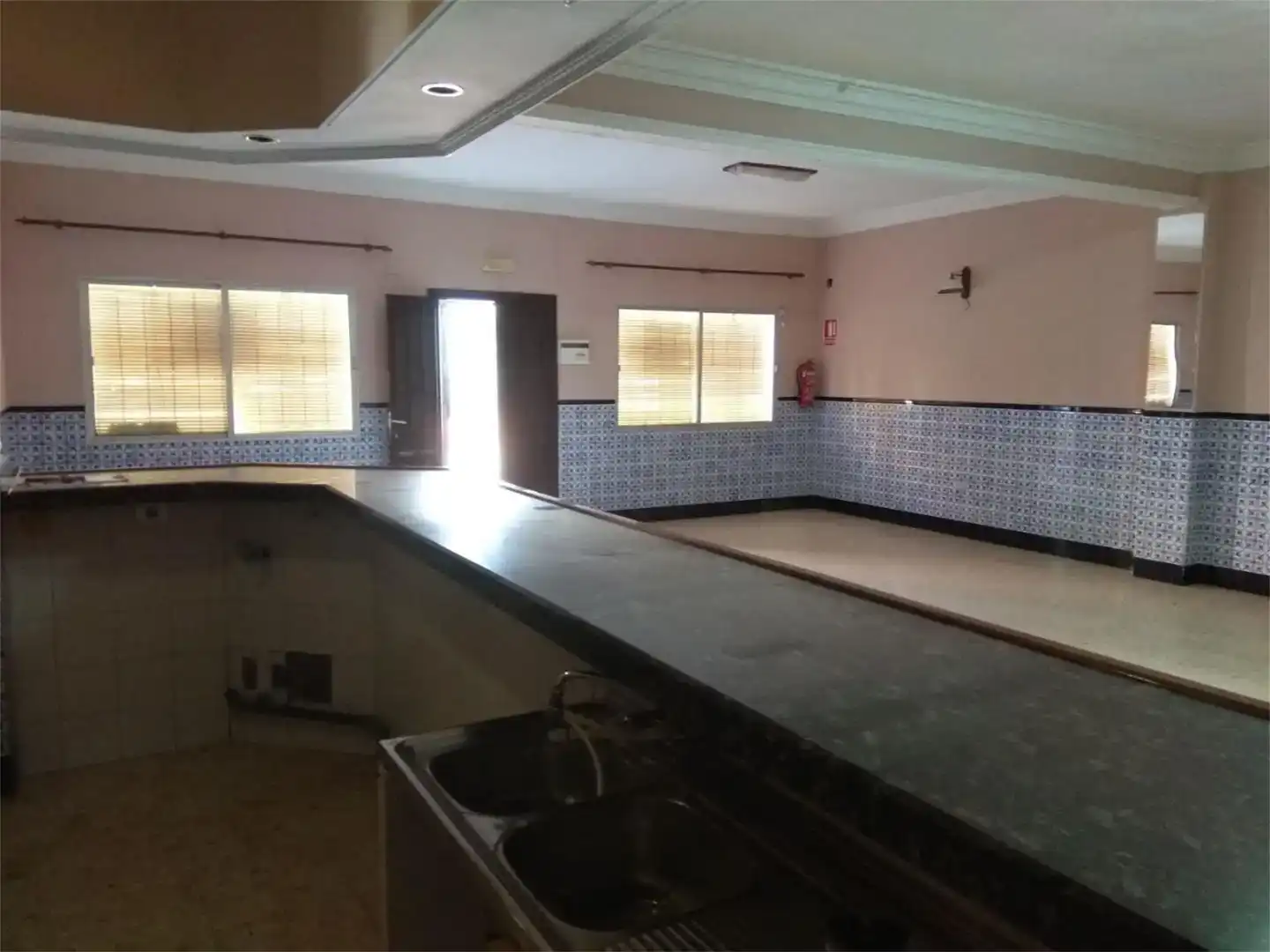 Cocina de Local en venta en Puebla de Sancho Pérez con Aire acondicionado