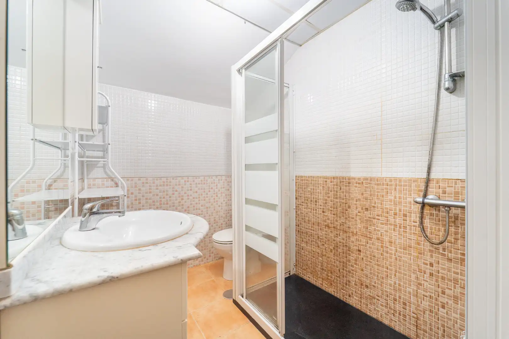Baño de Piso en venta en El Álamo con Aire acondicionado, Calefacción y Horno