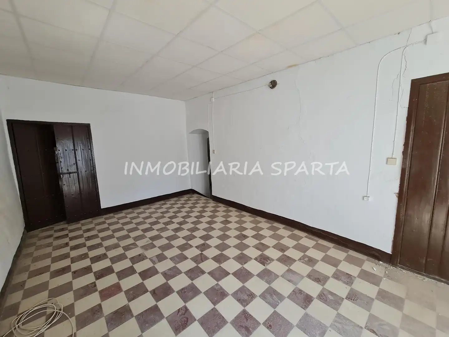 Casa adosada en venda en Sanlúcar la Mayor amb Jardí privat i Balcó