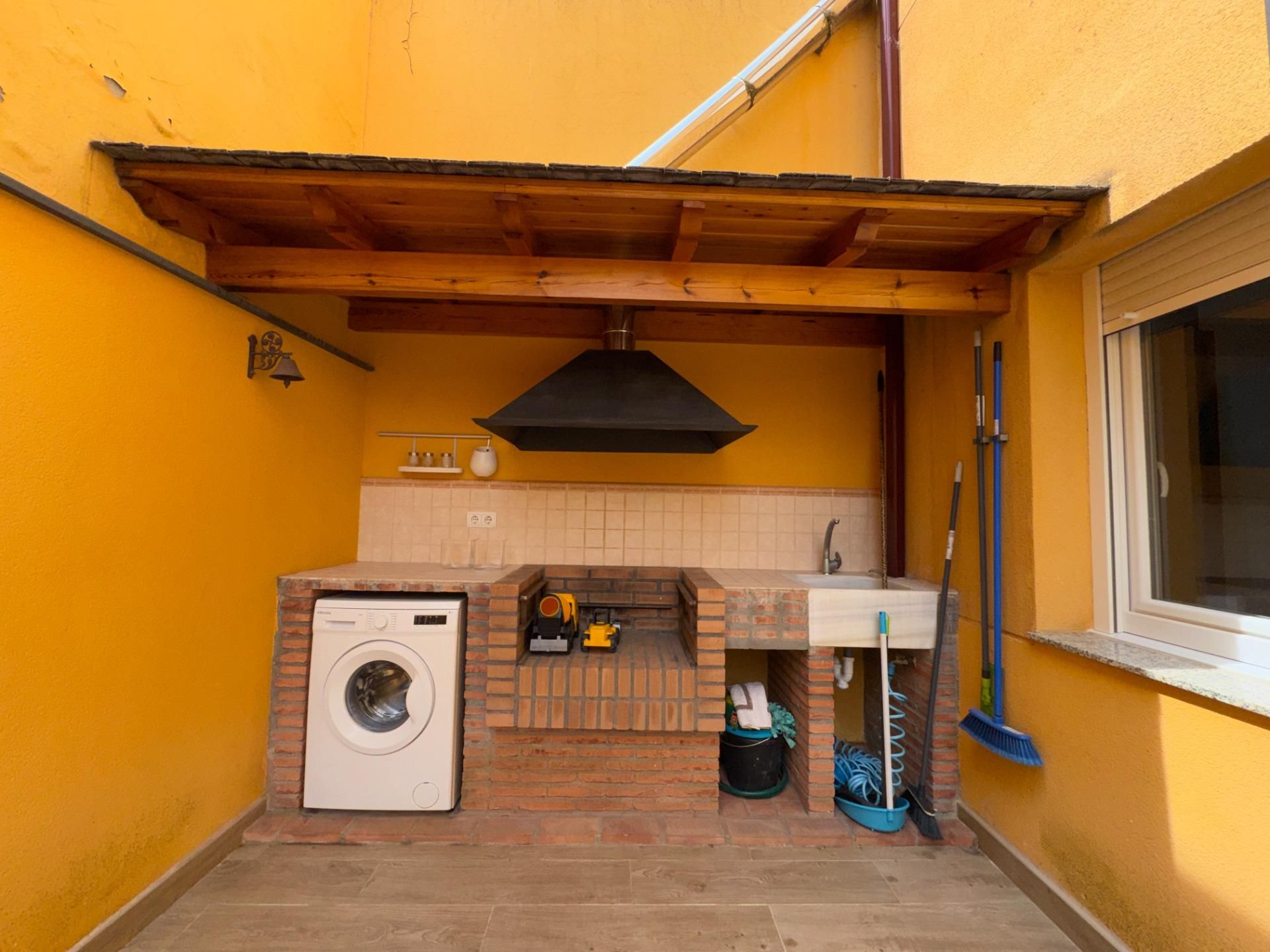Kitchen of Flat for sale in Ponferrada  with Heating, Terrace and Storage room