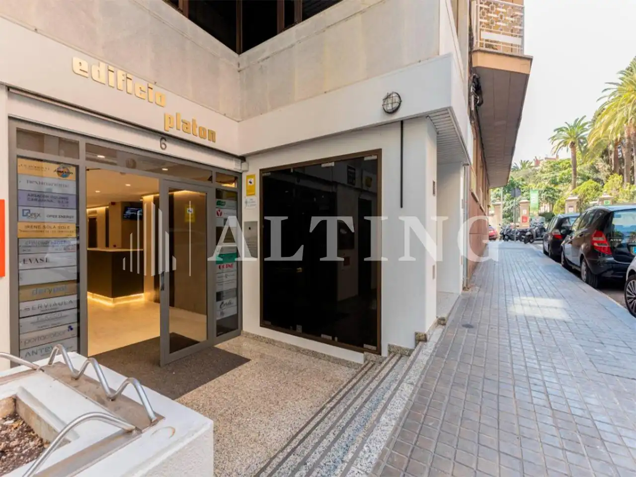 Vista exterior de Oficina de alquiler en Barcelona con Calefacción