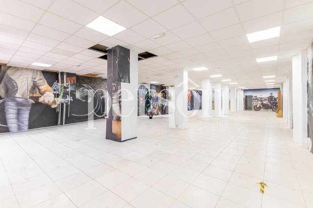Local comercial en Alquiler en La Petxina