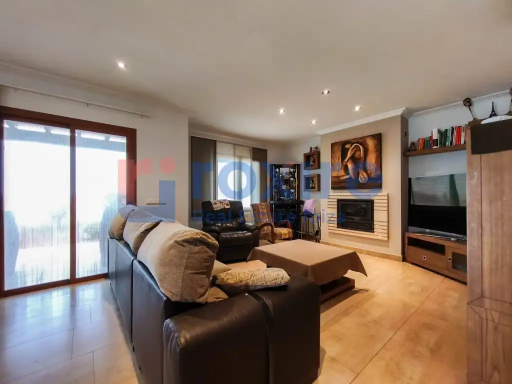 Sala d'estar de Casa o xalet en venda en Sant Josep de sa Talaia amb Aire condicionat, Jardí privat i Terrassa