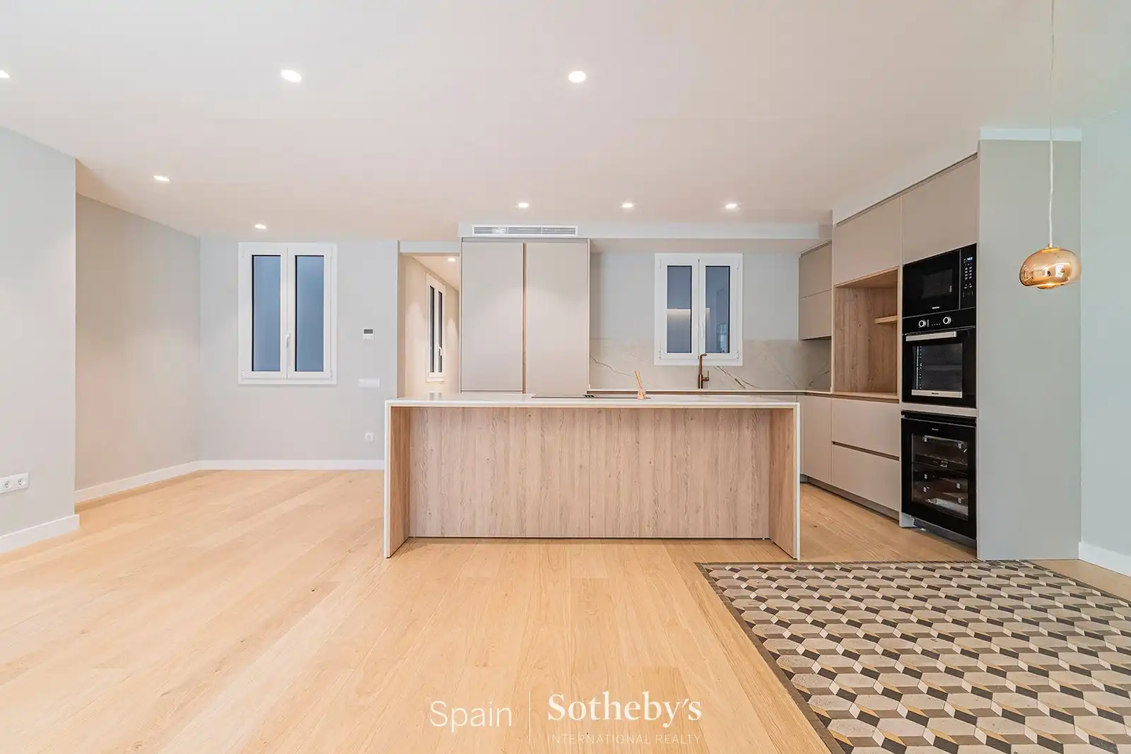 Cuina de Apartament en venda en Barcelona amb Aire condicionat, Calefacció i Terrassa