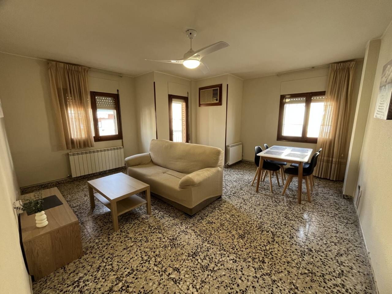 Living room of Flat to rent in Alcañiz  with Heating, Furnished and Balcony