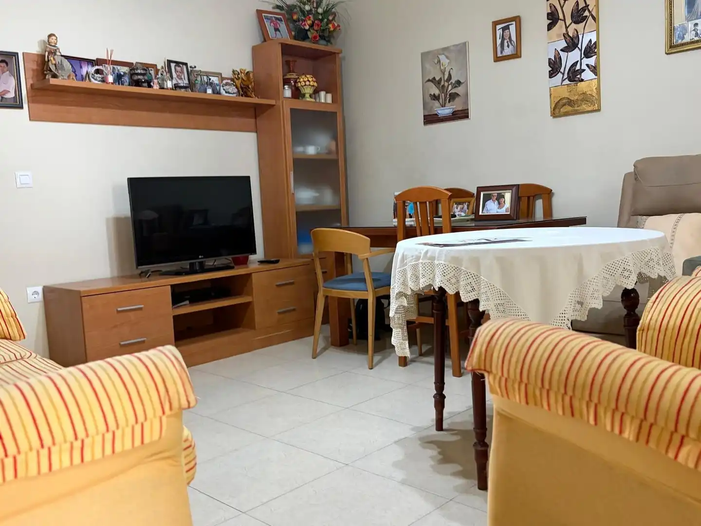 Sala d'estar de Casa o xalet de lloguer en Don Benito amb Aire condicionat i Moblat