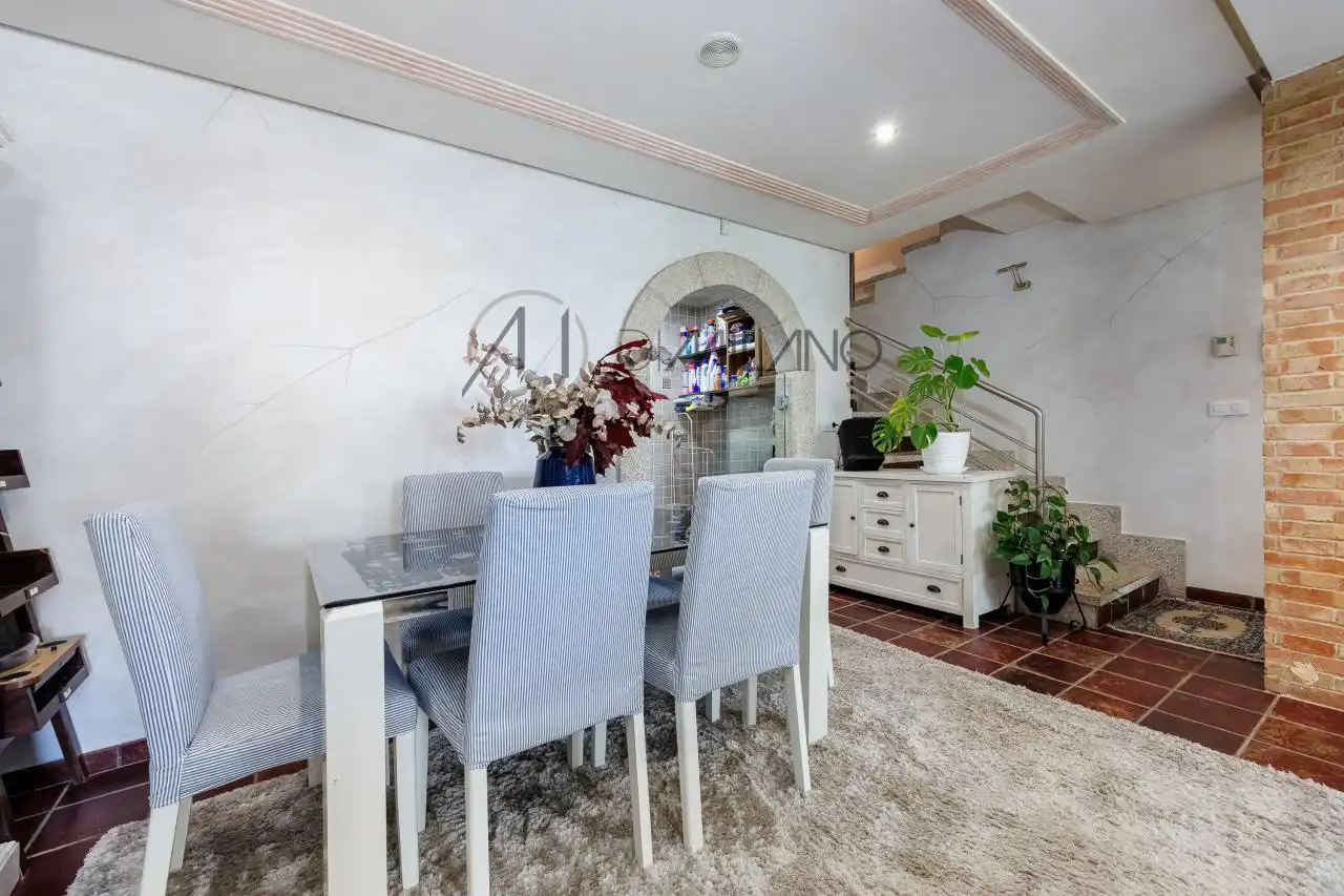 Comedor de Casa o chalet en venta en Nigrán con Calefacción, Jardín privado y Parquet