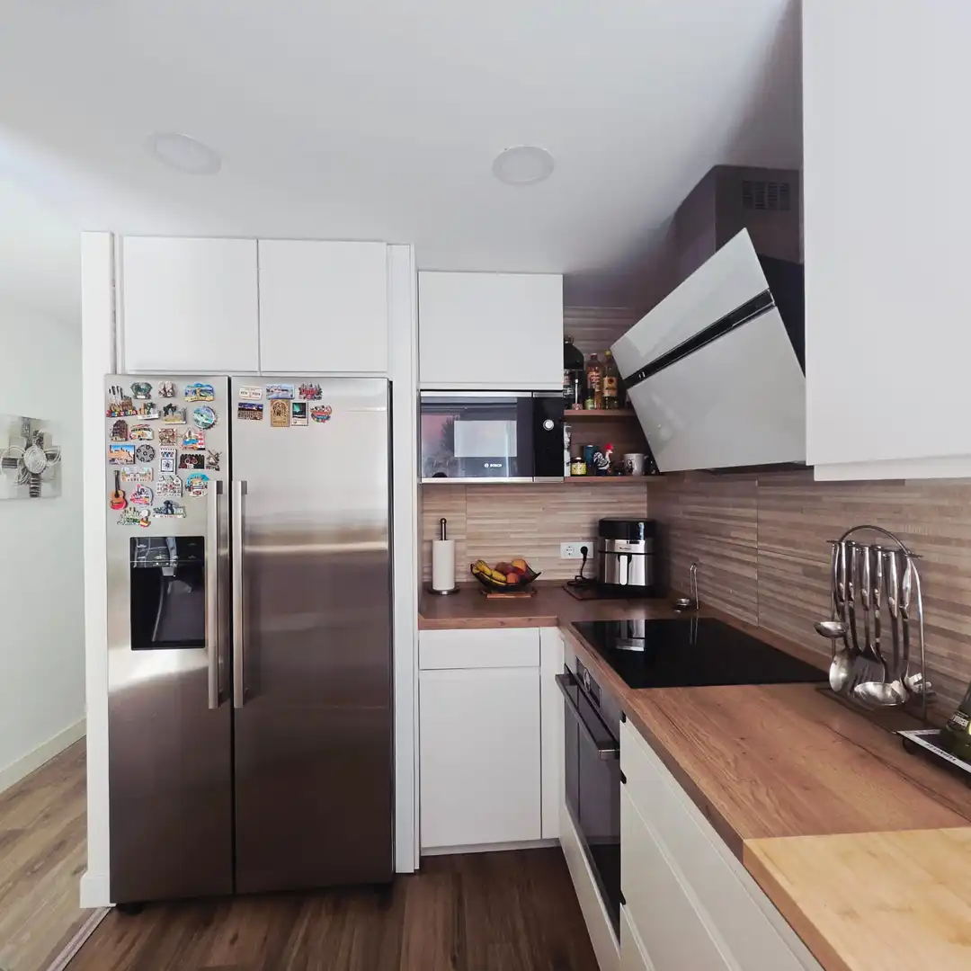 Küche von Wohnung zum Verkauf in Rincón de la Victoria mit Klimaanlage, Heizung und Terrasse