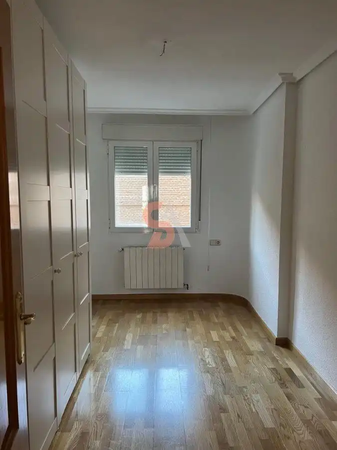 Bedroom of Flat for rent in Valladolid  with Heating and Terrace