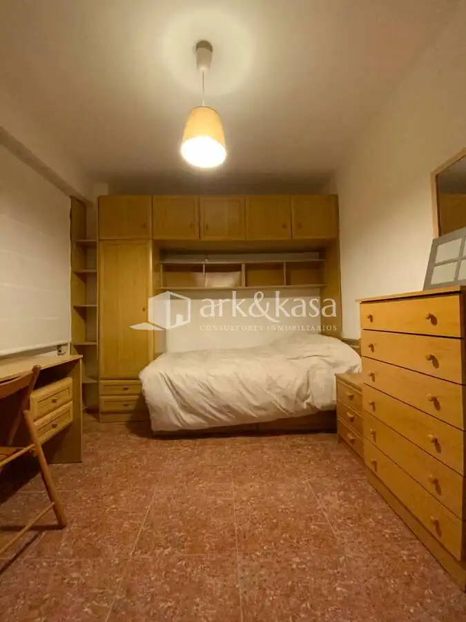 Schlafzimmer von Wohnung zur Miete in Valencia mit Klimaanlage, Abstellraum und Möbliert
