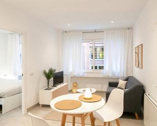 Living room of Flat to rent in  Barcelona Capital  with Heating, Furnished and Washing machine