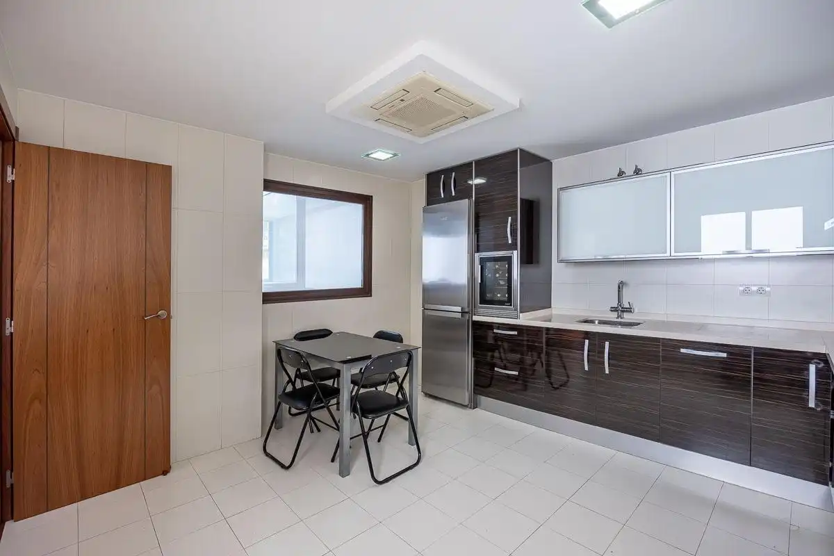 Kitchen of Flat for sale in Granada  with Air Conditioner, Terrace and Balcony