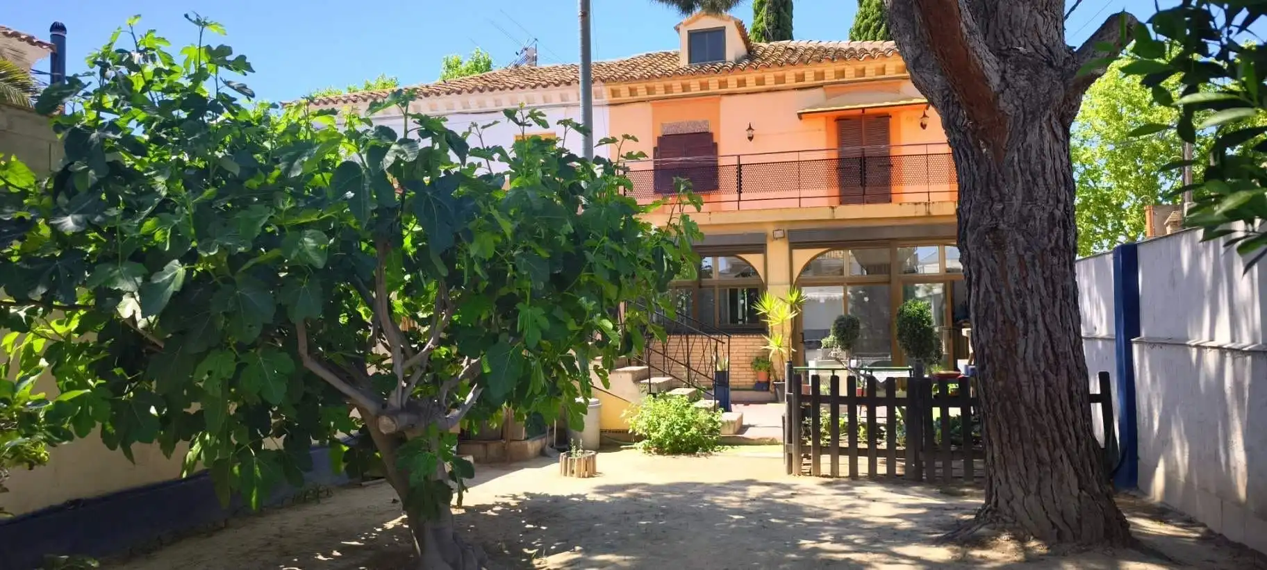 Vista exterior de Casa o xalet en venda en Utebo amb Calefacció, Terrassa i Traster