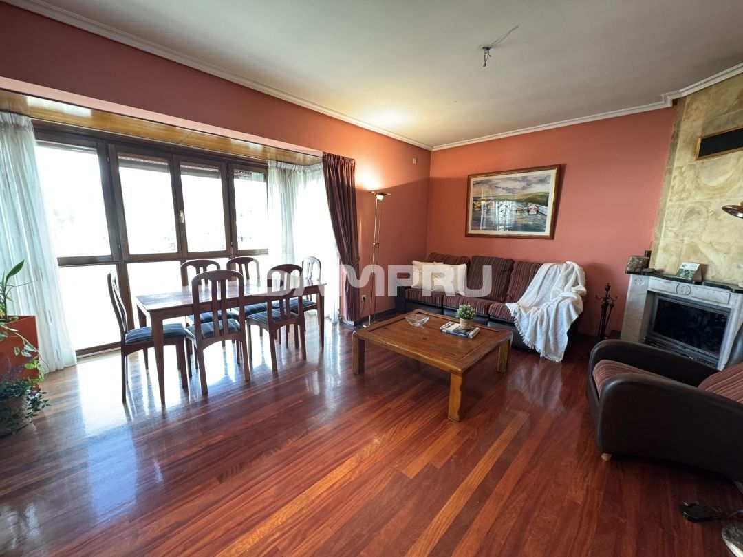 Sala d'estar de Casa adosada en venda en Aretxabaleta amb Calefacció, Jardí privat i Terrassa