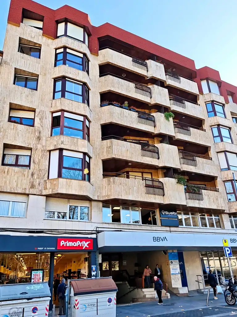 Piso con ascensor en venta en Zumalakarregi Kalea 18