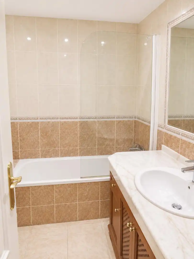 Flat with terrace for sale in Calle Victoria Kent, imagen 11