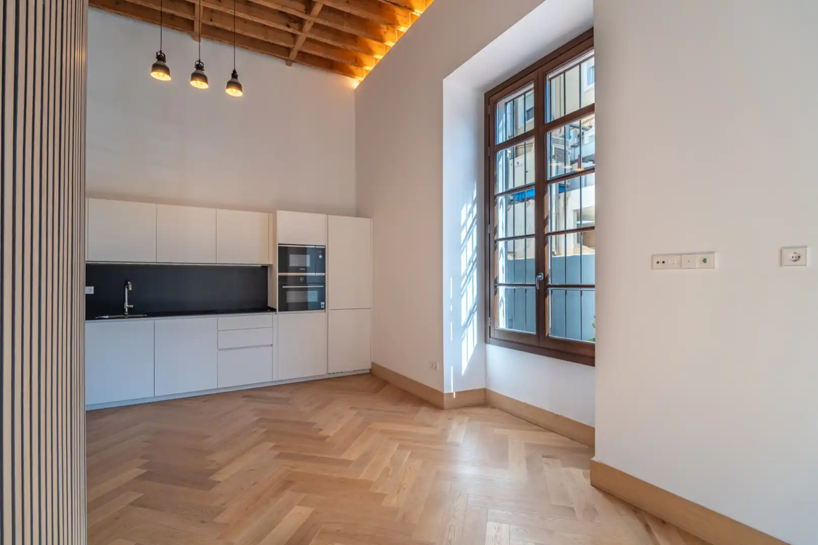 Cuina de Apartament en venda en Málaga amb Jardí privat, Piscina i Piscina comunitària