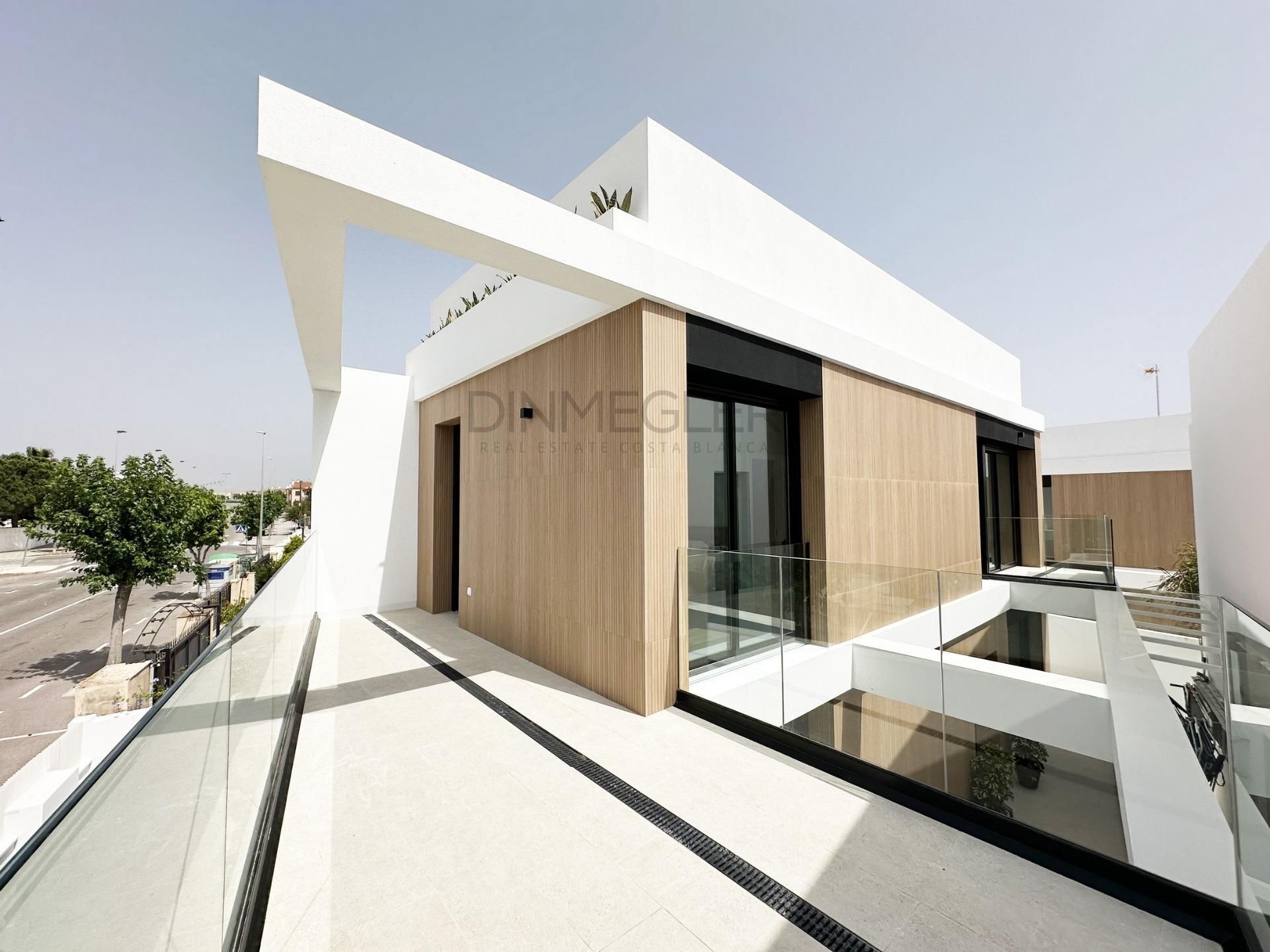 Vista exterior de Casa o chalet en venta en Pilar de la Horadada con Aire acondicionado, Jardín privado y Terraza