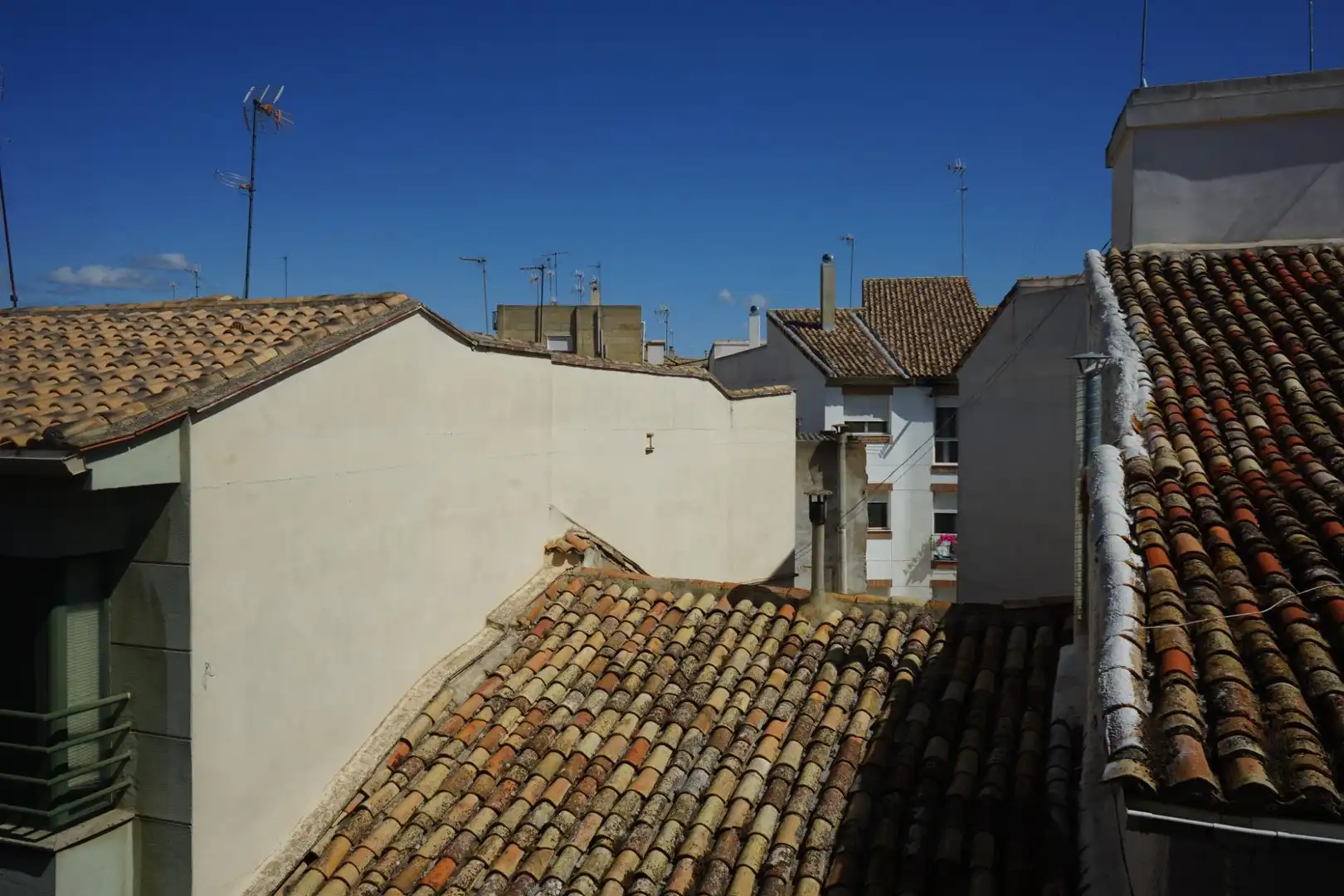 Vista exterior de Pis en venda en Requena amb Traster i Balcó