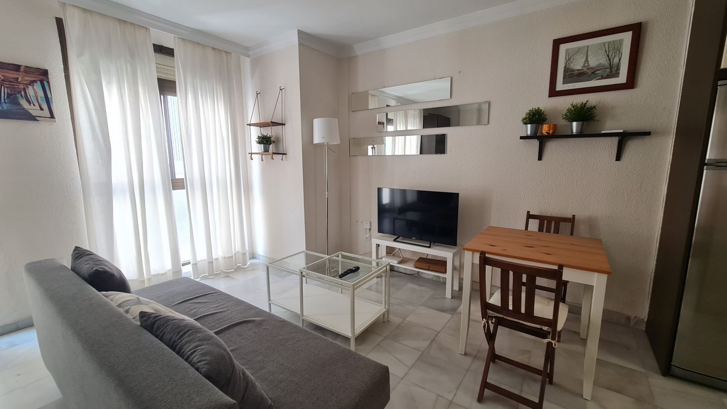 Living room of Study to rent in Málaga Capital  with Air Conditioner, Heating and Furnished